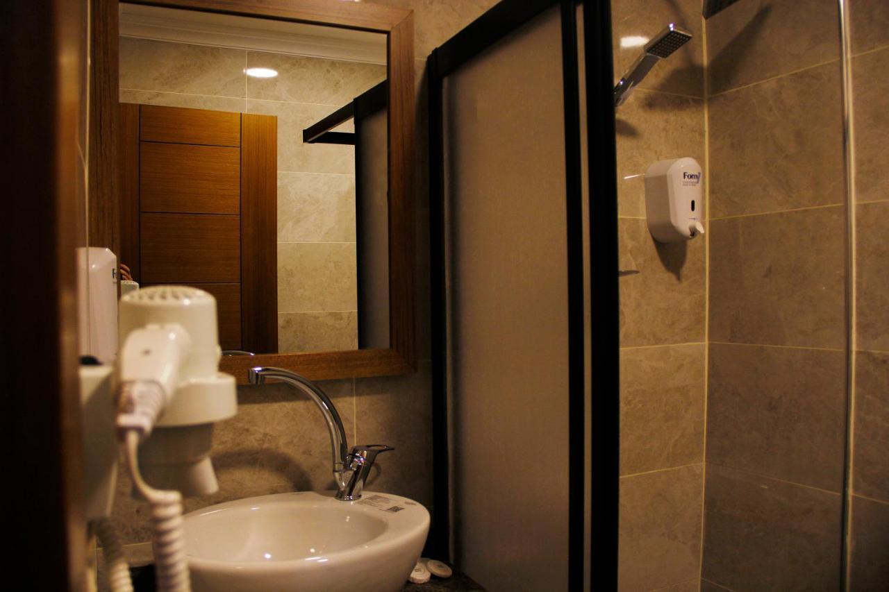 Gross Hotel อิสตันบูล ภายนอก รูปภาพ